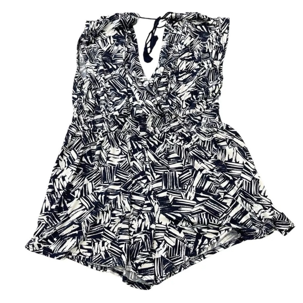 EE:Some Black and White Patterned One Piece Romper